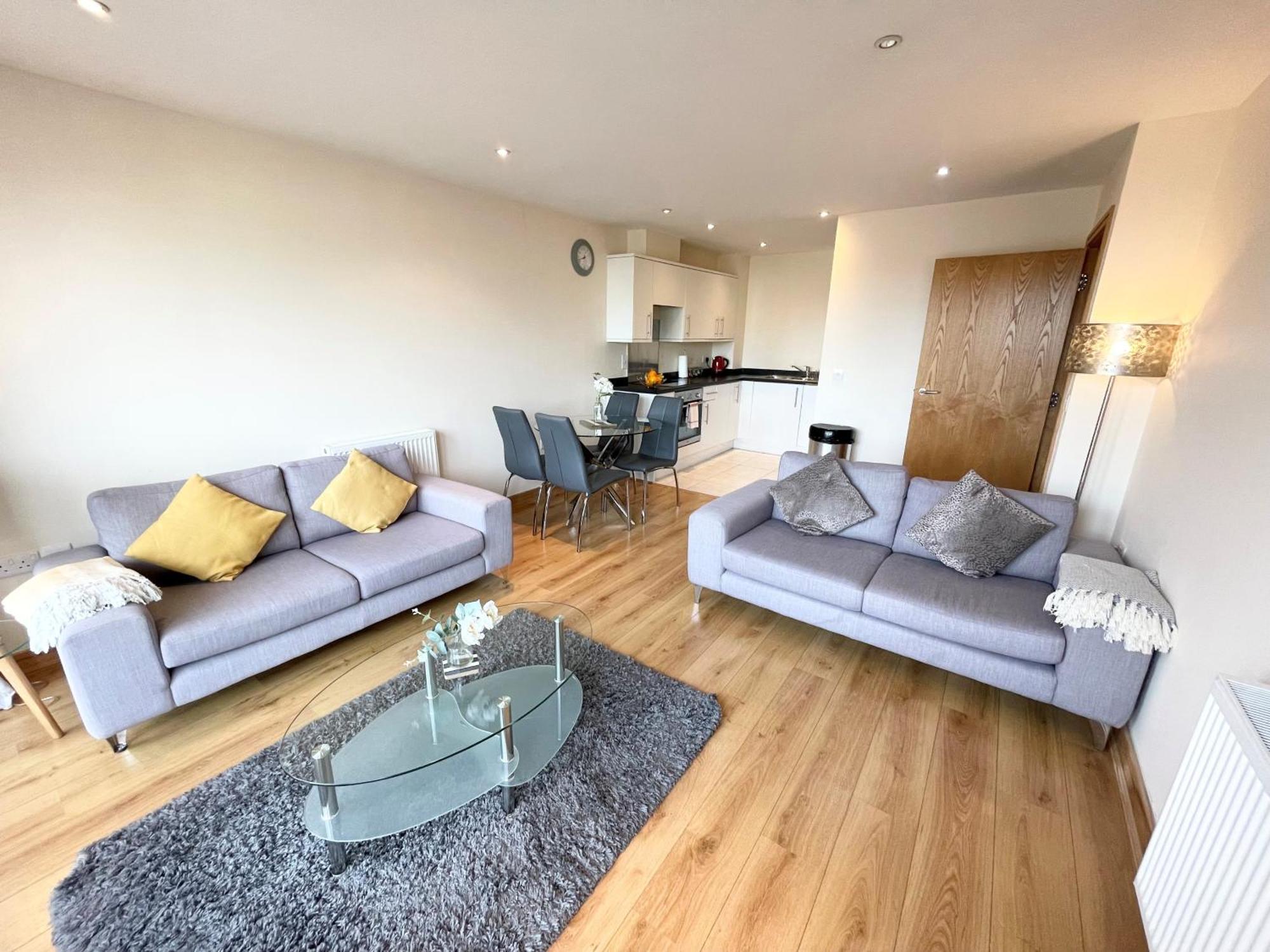 Blue Sky Apartments@Guildford Town Centre ภายนอก รูปภาพ