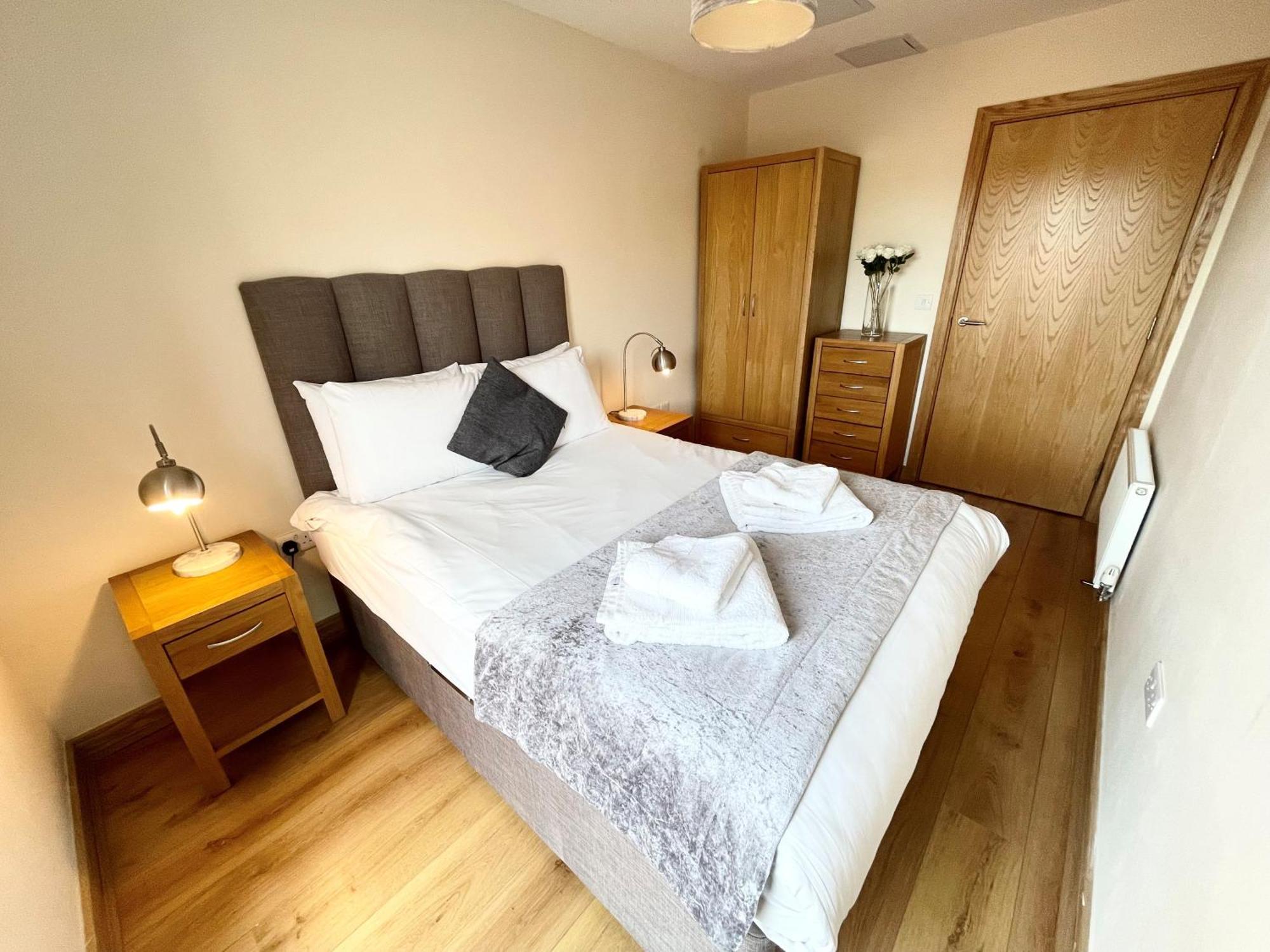 Blue Sky Apartments@Guildford Town Centre ภายนอก รูปภาพ