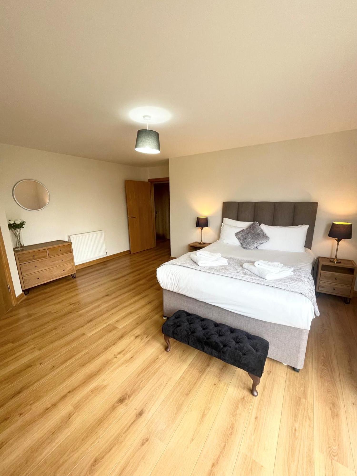 Blue Sky Apartments@Guildford Town Centre ภายนอก รูปภาพ