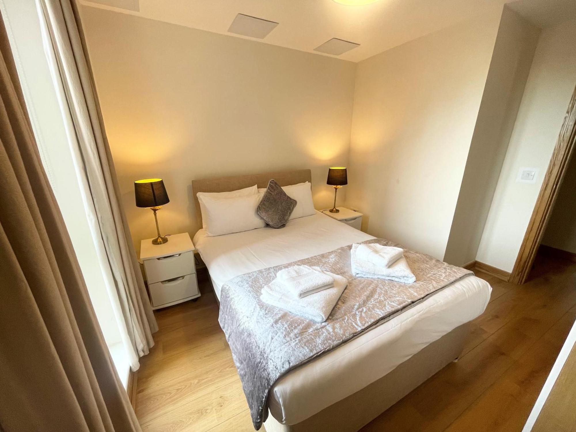 Blue Sky Apartments@Guildford Town Centre ภายนอก รูปภาพ
